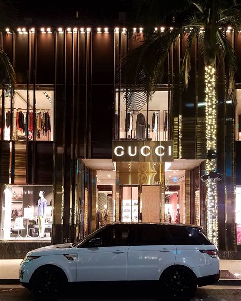 gucci store miami beach.